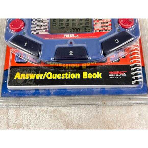 NEW Tiger Electronics Jeopardy Hand Held LCD Game Show 1997 Model 7-581 Sealed - Picture 3 of 8